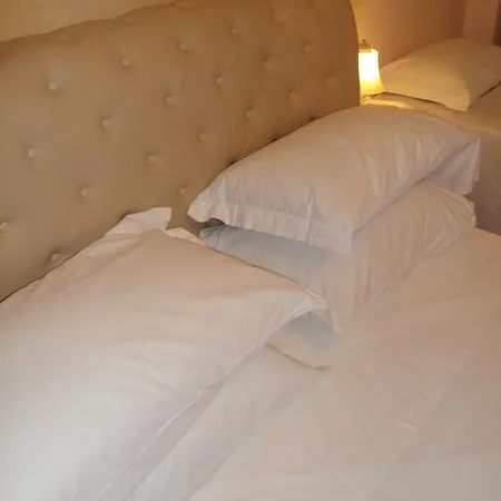 La Vie Est Belle Bed & Breakfast