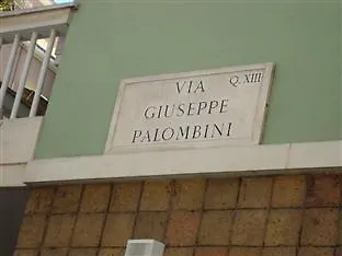 La Vie Est Belle Apartment Rome